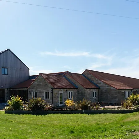 Szálloda Asquith Hall & 4*