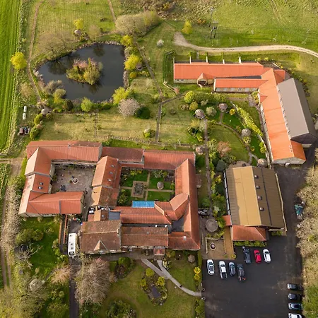Asquith Hall & Szálloda 4*