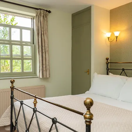 Hotel Asquith Hall &