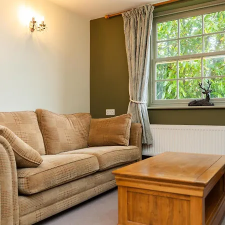 Hotel Asquith Hall & 4*