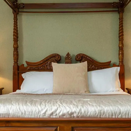 Hotel Asquith Hall &